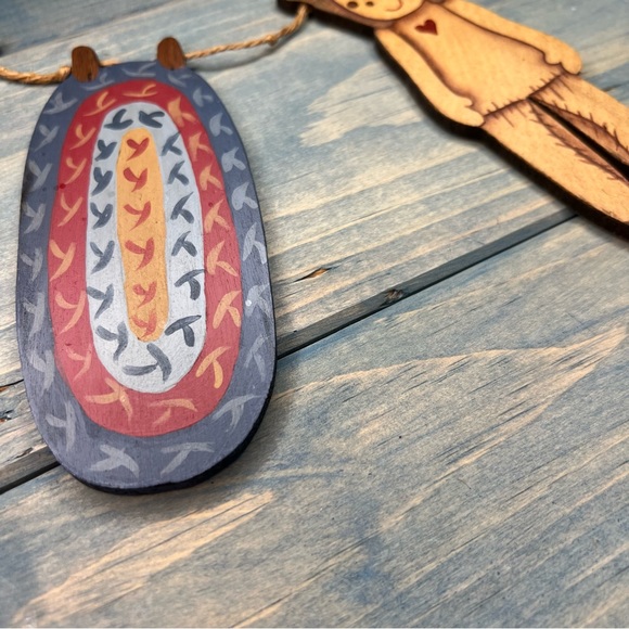 Vintage Wood Clothesline Wall Decor - Picture 4 of 15